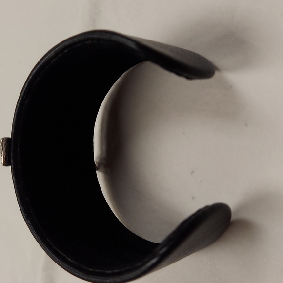 NWT Faux Leather Hammered Don't Mess with Texas Cuff - Picture 2 of 8